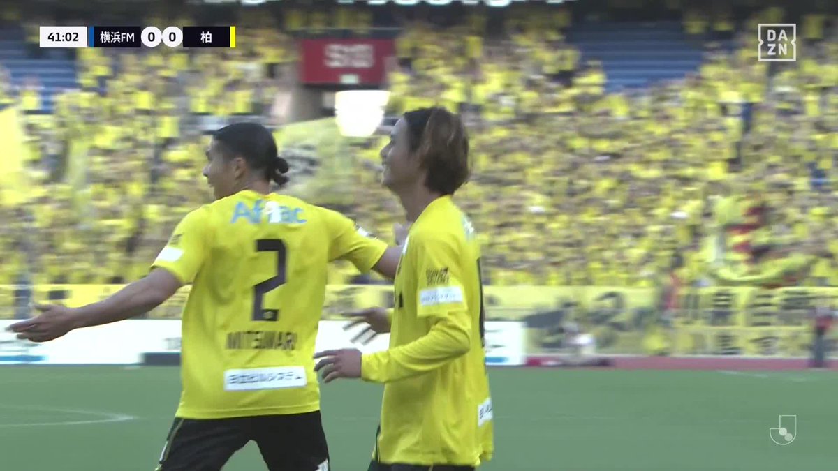 #モーメントブースター でシェアして盛り上がれ!​ ⚽️ゴール (41:01) 👟汰木 康也 🆚横浜F・マリノス vs 柏レイソル ​📺​DAZNでライブ配信中​ レゴ ジャパン公式 #みんなで大舞台の1ピースに #レゴサッカー