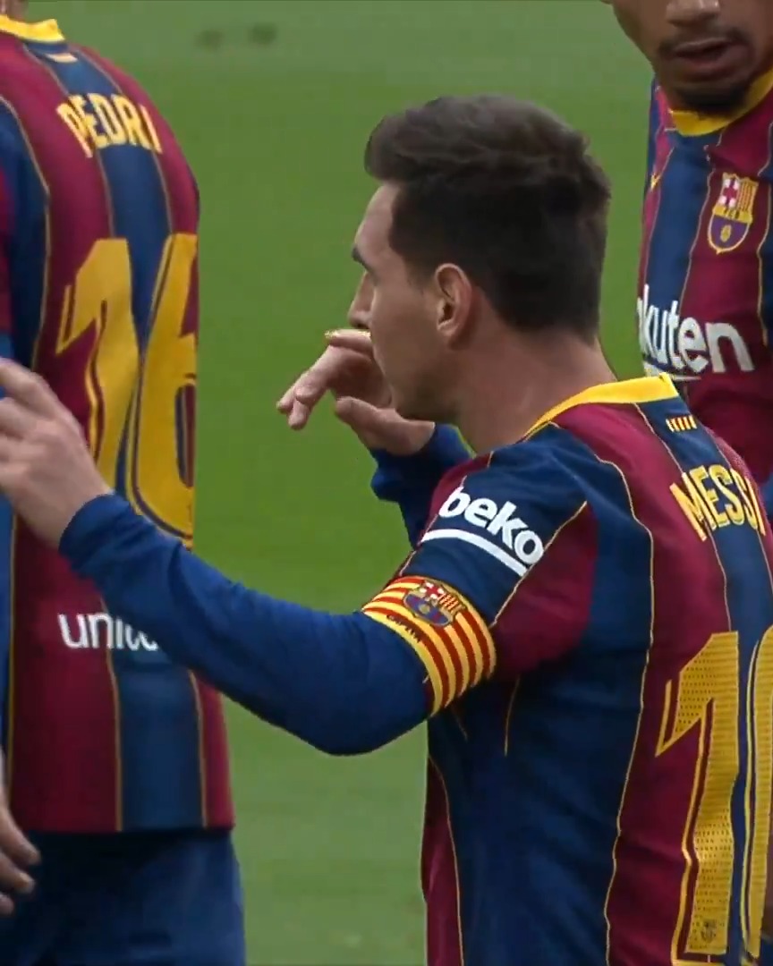 🔙 𝐎𝐍 𝐓𝐇𝐈𝐒 𝐃𝐀𝐘 𝐈𝐍 𝟐𝟎𝟐𝟏, Leo Messi played his last ever match for Barcelona and also scored his last ever goal for the club in a 1-2 loss to Celta Vigo 😢