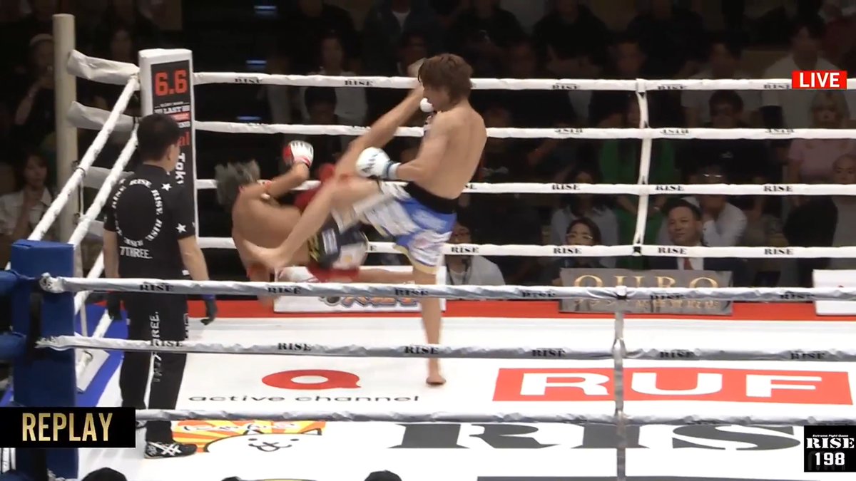 【驚異の精度👀】 第3R、松下の胴回し回転蹴り!! 綺麗にヒットした大島はたまらずダウン ▼第6試合 松下武蔵 vs 大島広也 #RISE198 ABEMAで全試合無料生中継📡 RISE OFFICIAL