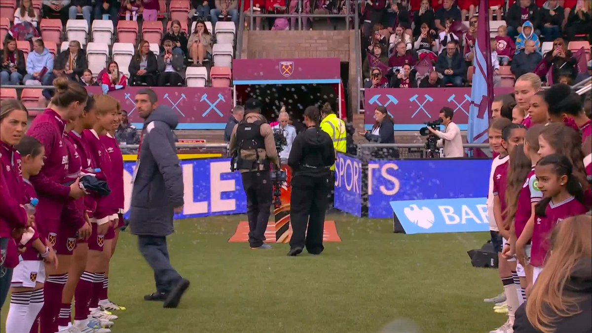 A guard of honour for champions Manchester City 👏