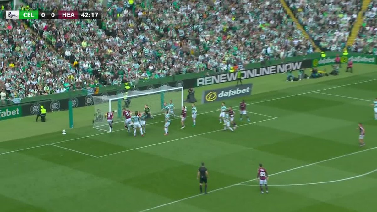 What an end to the first half between Celtic and Hearts 🤯 Lawrence Shankland gave the away side the lead, before Arne Engels equalized for Celtic from the penalty spot ⚽️ As it stands, Hearts will be Champions 🏆