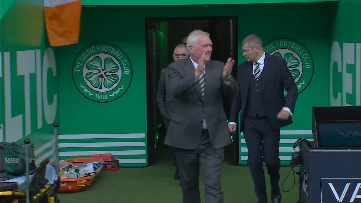 ๐ "A record 56 Scottish titles. This is the Celtic way!" Roy Aitken and Scott Brown lead the presentation party, with Dermot Desmond watching on. Watch the trophy lift live on Sky ๐บ