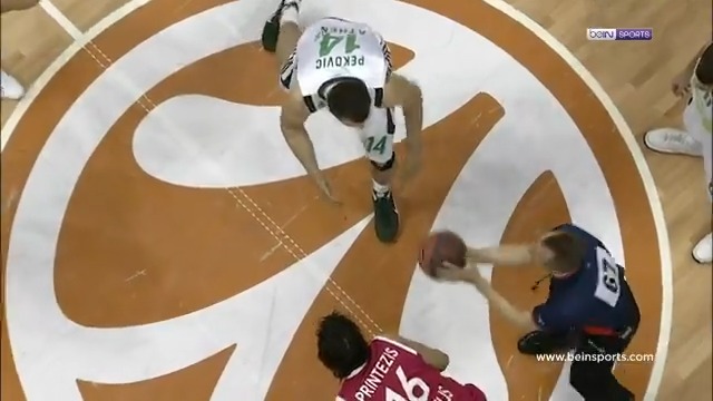 2009 - EuroLeague Final Four'da Yunan Derbisi!🔥 Nefesleri kesen maçta Obradovic yönetimindeki Panathinaikos, Olimpiakos'u geçerek finale çıkıyor.