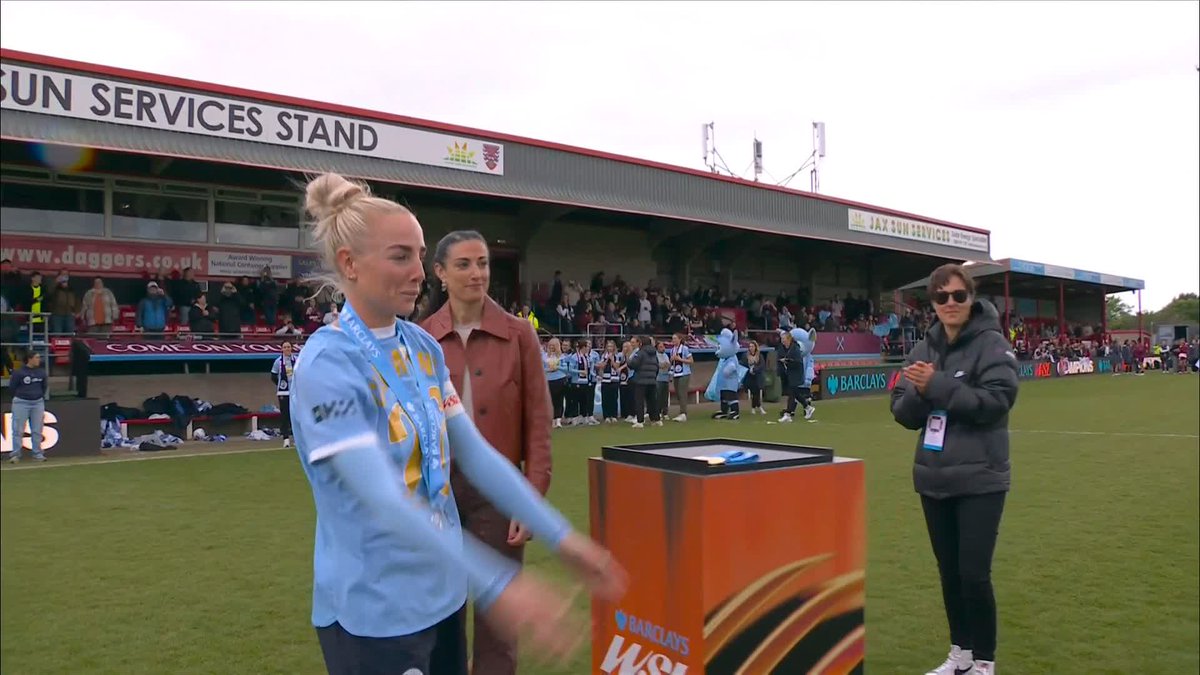 Manchester City are crowned WSL champions for the first time since 2016! 🏆