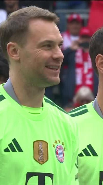 Bayern captain Manuel Neuer had Leon Goretzka lift the Meisterschale first during their title celebrations ahead of his departure from the club 🏆 All class for the Bayern legend 👏