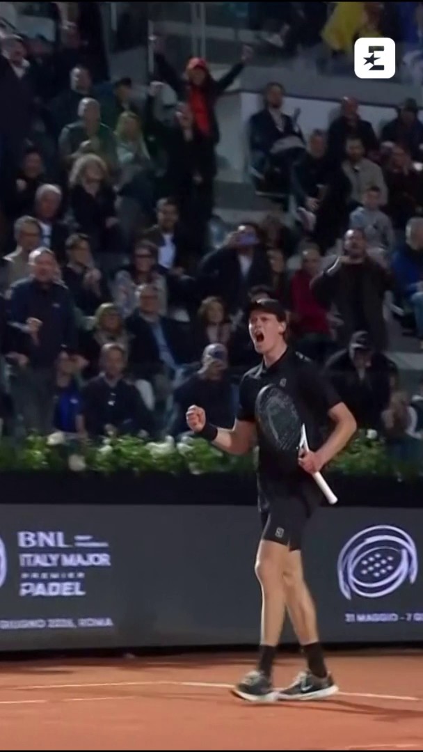SOUND ON 🔊🦊🔊🦊🔊🦊 Non siamo molto abituati, ma questo urlo di Sinner dopo il break decisivo nel terzo set contro Medvedev quanto gasa?!?! ❤️🔥 #Sinner #IBI26