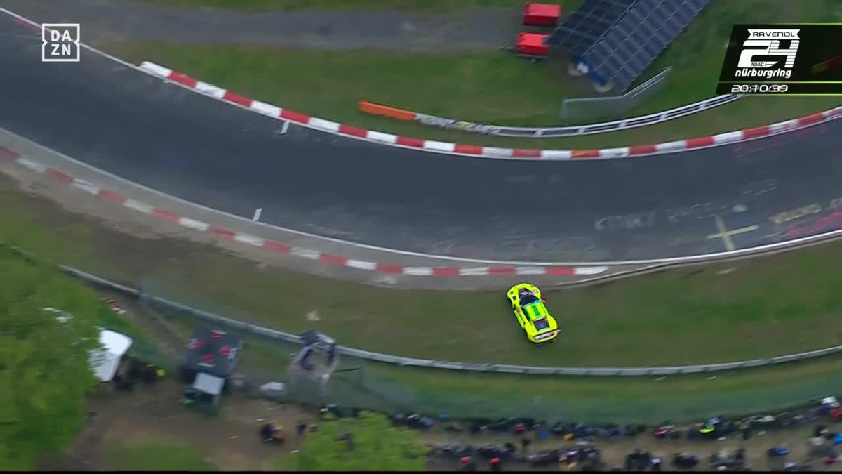 Se pegó Kevin Estre, día totalmente arruinado 😔 #24hNBR #Nurburgring