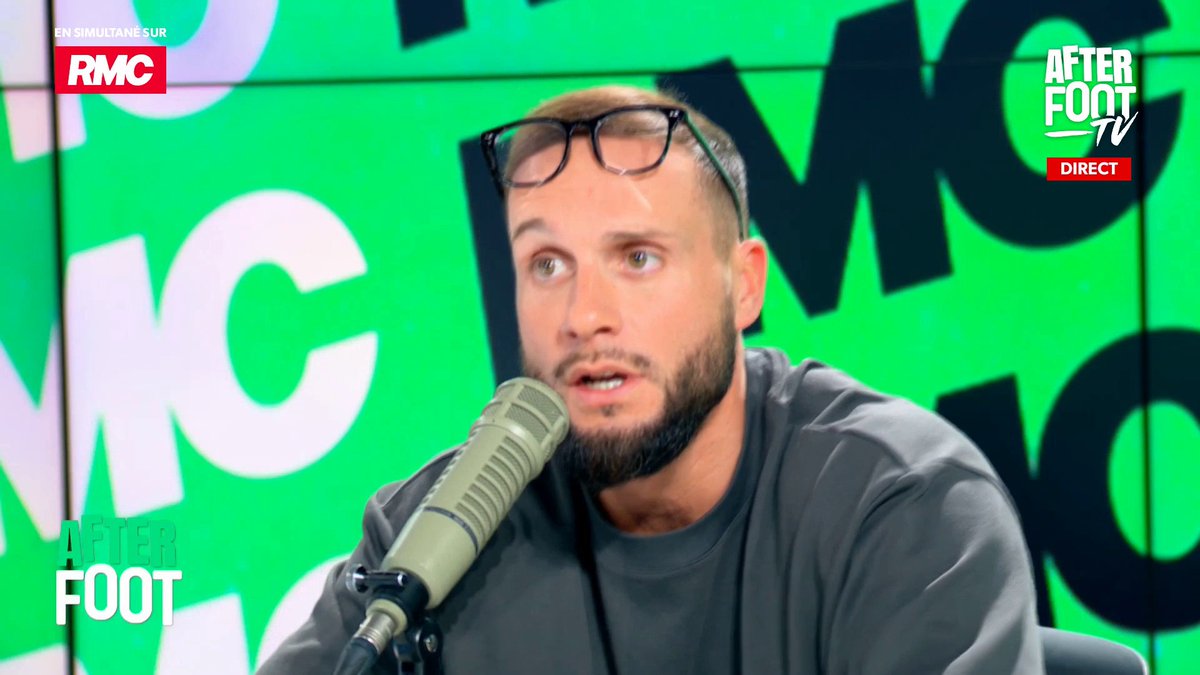 🗣"Ta saison, c'est à prendre ou à laisser avec Arthur ! T'as les deux dernières boîtes avec 50 ou 500 000 !" @Walidacherchour évoque la saison de l'OL avec un auditeur.