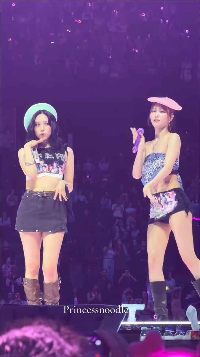 MISAMO WEARING BERETS IN PARIS IN THEIR OWN COLORS THEY'RE SO CUTE 🥹