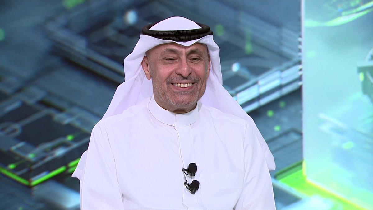 بتال القوس يمازح عادل البطي خلال #في_المرمى: مين كان أنحس اليوم النصر أم الزمالك؟.. وعادل يرد: النصر غلب الكل.. والقوس يعلق: عندنا تنافس في نهاية الموسم من سيكون الفريق الأنحس بين النصر وأرسنال والزمالك 📺 شاهدوا الحلقة الكاملة من هنا: