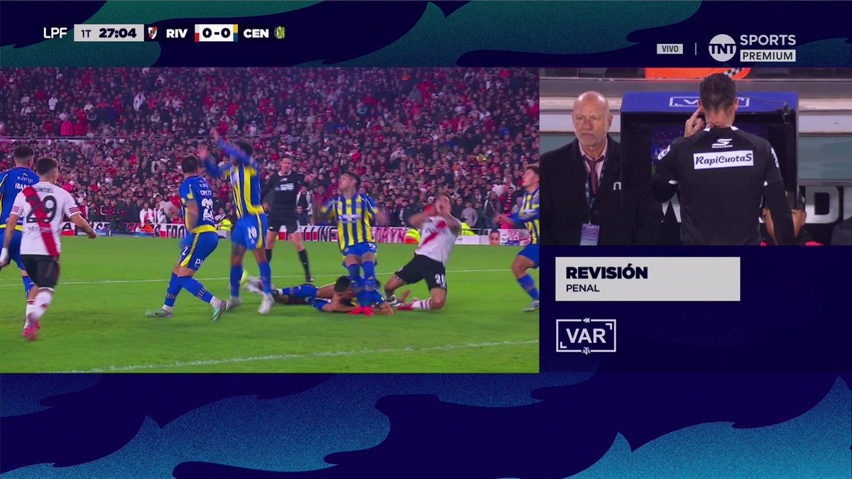 ⚠️🇦🇷 EL PENAL DE GASTÓN ÁVILA ANTE RIVER, QUE TAMBIÉN PEDÍA EXPULSIÓN.