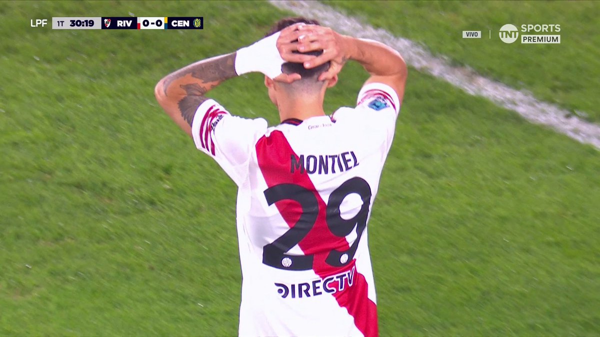 LEDESMA LE ATAJÓ EL PENAL A GONZALO MONTIEL EN RIVER VS. ROSARIO CENTRAL 🧤 #LPFxTNTSports Viví el Torneo Apertura 2026 por TNT Sports Premium y disfrutalo también en HBO Max 👉 #Suscribite