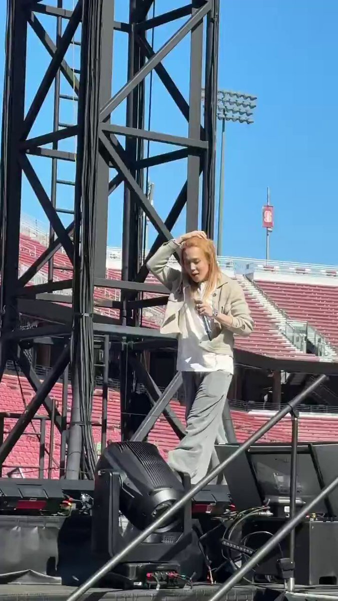 OMG JIMIN AT SOUNDCHECK STANFORD D-1 !!!