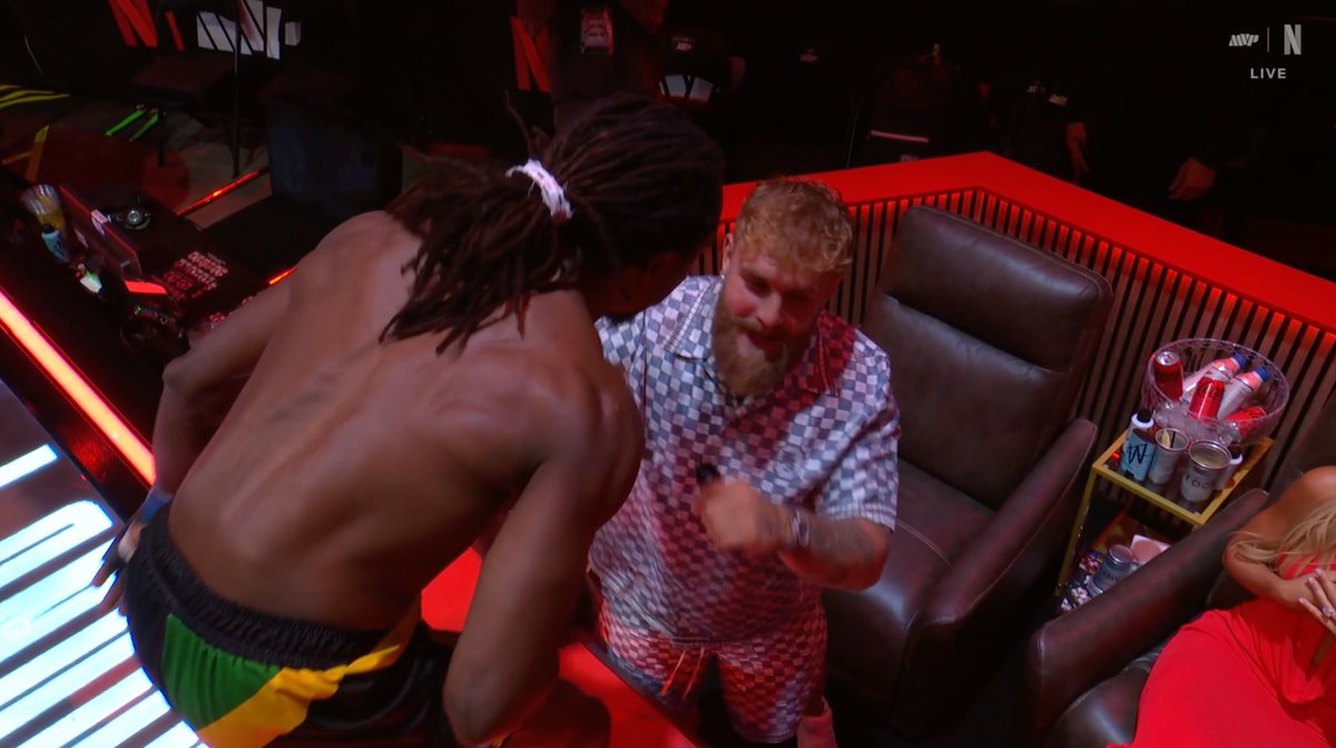 Oh my. Jason Jackson KOs Jefferson Creighton in 22 seconds.