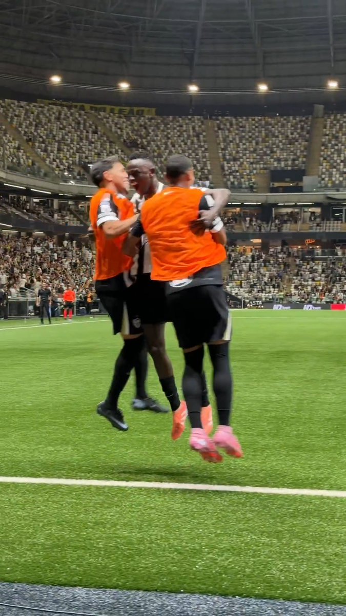 ⚽️🇬🇳 "O primeiro a gente nunca esquece" Ainda mais se for um golaço como esse, né Cissé!? O jovem meio-campista marcou seu primeiro gol pelo Galo e garantiu a vitória sobre o Mirassol! #VamoGalo #CAMxMFC 🏴🏳️