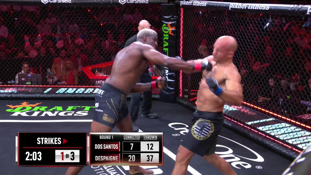 Robelis Despaigne just SLEPT former UFC champion Junior dos Santos 🤯