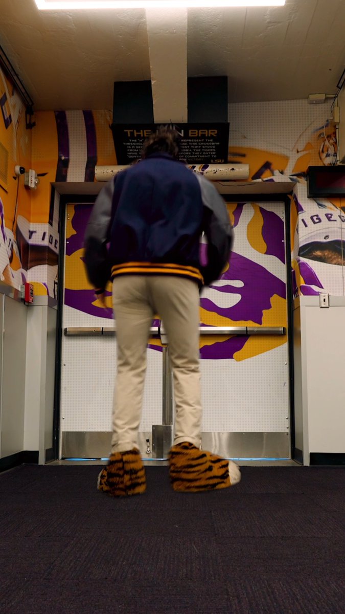 You can call me Mike... 🎥: Caleb Vedros Landon Terro X MIKE THE TIGER #MiketheTiger #Mascotreveal #Classof2026 #LSU