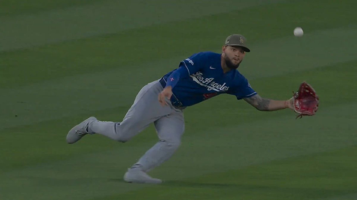 パヘスがファインプレー🔥 ランナー三塁のピンチでチームを救うスーパープレー! #ドジャース #Dodgers
