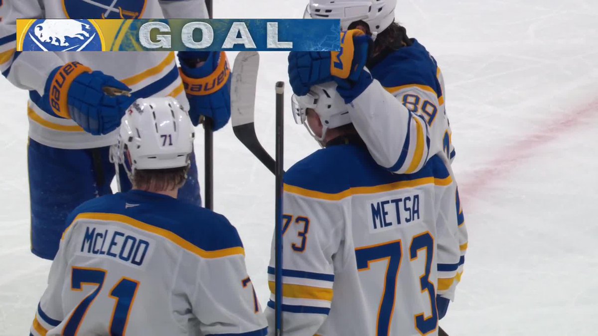 Zach Metsa lights the lamp in his playoff debut 🚨