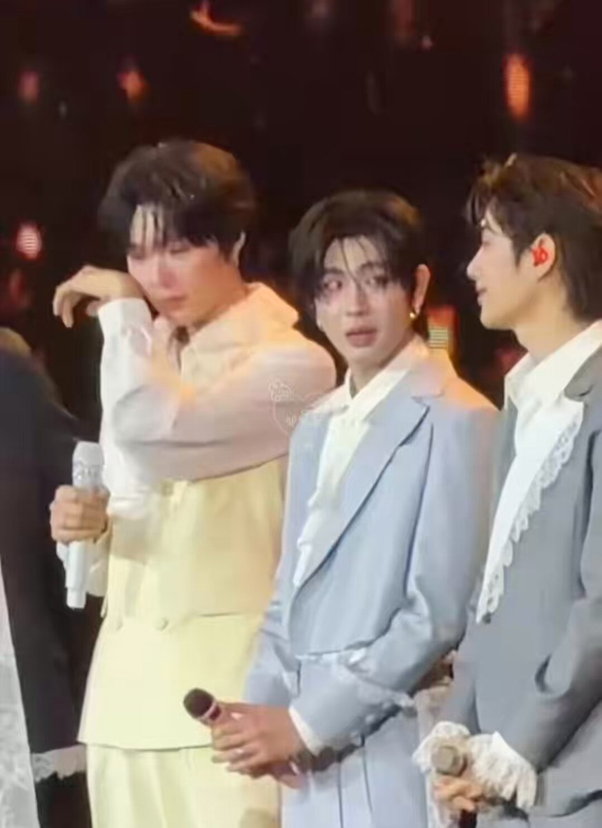 เอาไว้เตือนใจตัวเองในวันมอมๆ ว่าความฝันของเฟิร์สยังอีกไกล 🙂