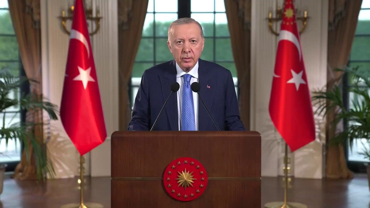 Cumhurbaşkanı Erdoğan, New York'ta düzenlenen 43. Türk Günü Yürüyüşü'ne videolu mesaj gönderdi