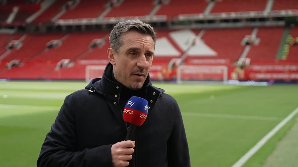 "He's pulled the pin out of a grenade and thrown it in the middle of the room" "If it was a Man Utd player, I would be fuming" Gary Neville discusses Mohamed Salah's "telling" comments that he made last night 😳