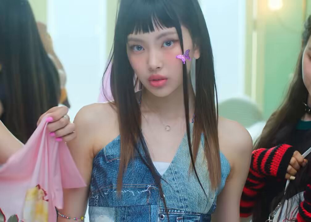 newjeans legacy is kinda iconic, they debuted, were active for two years, changed kpop, birthed a new generation full of cheap versions of them, and then left
