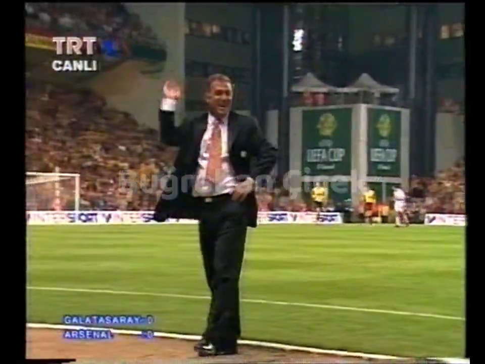 Fatih Terim vs. Arsenal #17Mayıs2000 Fatih Terim'in UEFA Kupası Finali'ndeki tüm anları. 💛❤