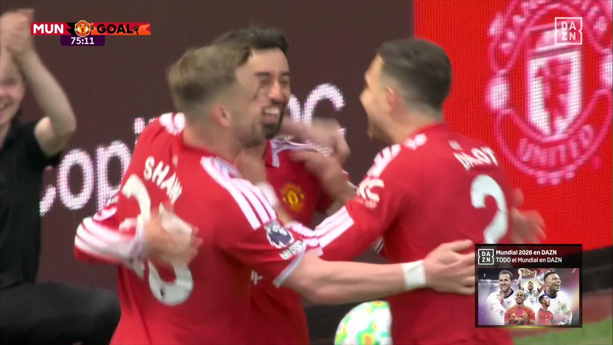 🎯✨ ¡Y NUNCA SE CANSARÁ DE REGALAR GOLES! Bruno Fernandes hace historia con ¡20 ASISTENCIAS EN LA PREMIER LEAGUE! 🔥 El portugués iguala los números de dos leyendas como Thierry Henry y Kevin De Bruyne👑 #PremierLeagueDAZN ⚽️🏴󠁧󠁢󠁥󠁮󠁧󠁿