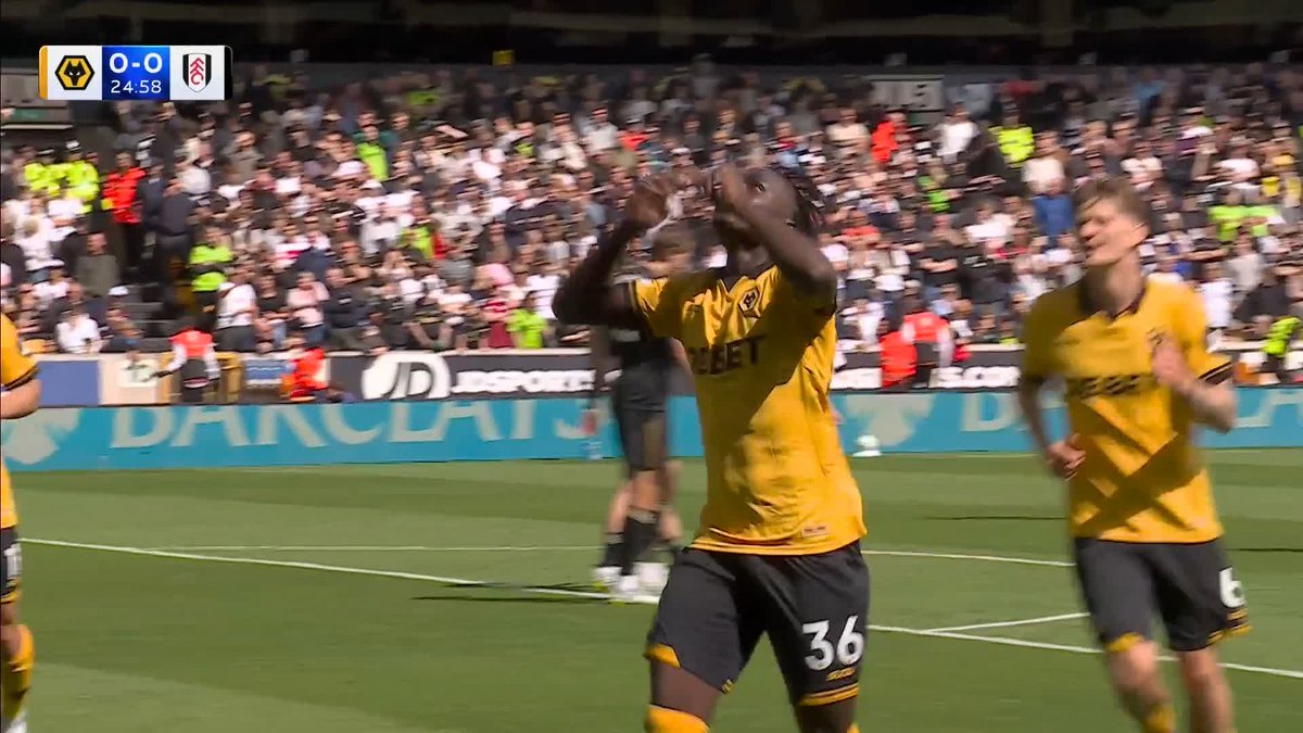18-year-old Mateus Mané fires Wolves ahead against Fulham! ⚡️