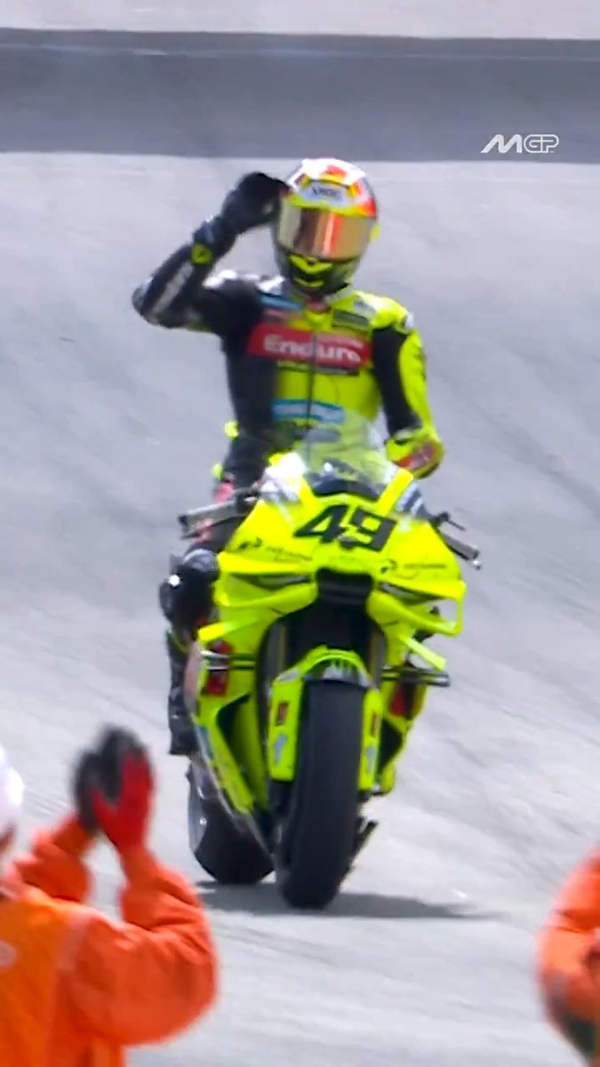 Back on winning ways in Barcelona! Fabio Di Giannantonio #CatalanGP 🏁