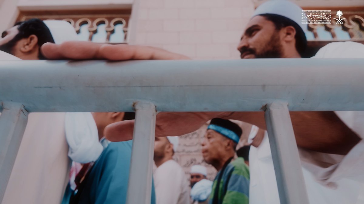لحظاتٌ يختلط فيها الشوق بالسكينة، وتمتلئ فيها القلوب بالدعاء في رحاب المسجد النبوي الشريف. #حج_1447هـ #حياكم_الله