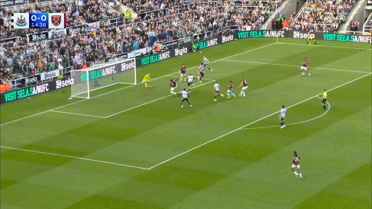 "A huge touch from the big German, for so many reasons!" Nick Woltemade gives Newcastle the lead against West Ham 🔲
