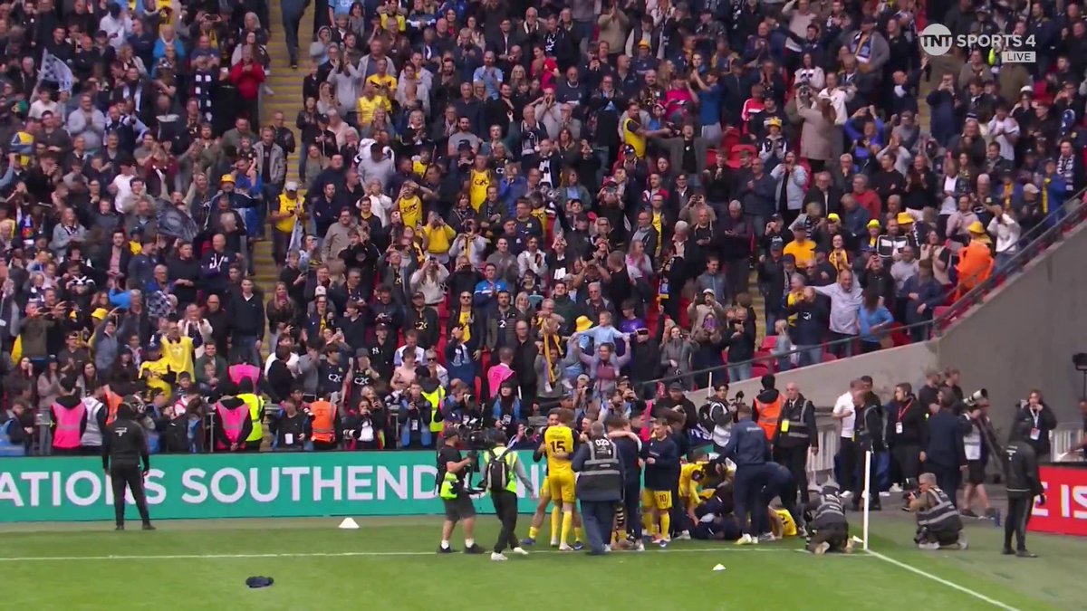 Southend United with the winning penalty to secure the FA Trophy 🤩 📺 TNT Sports and HBO Max