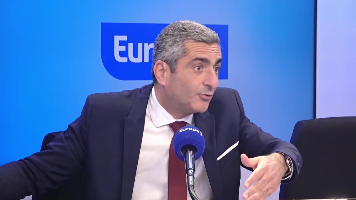 "Il faut baisser fortement les impôts pour tous et baisser la dépense publique, on a pas le choix" Marc Touati au micro de Stéphanie De Muru #Europe1