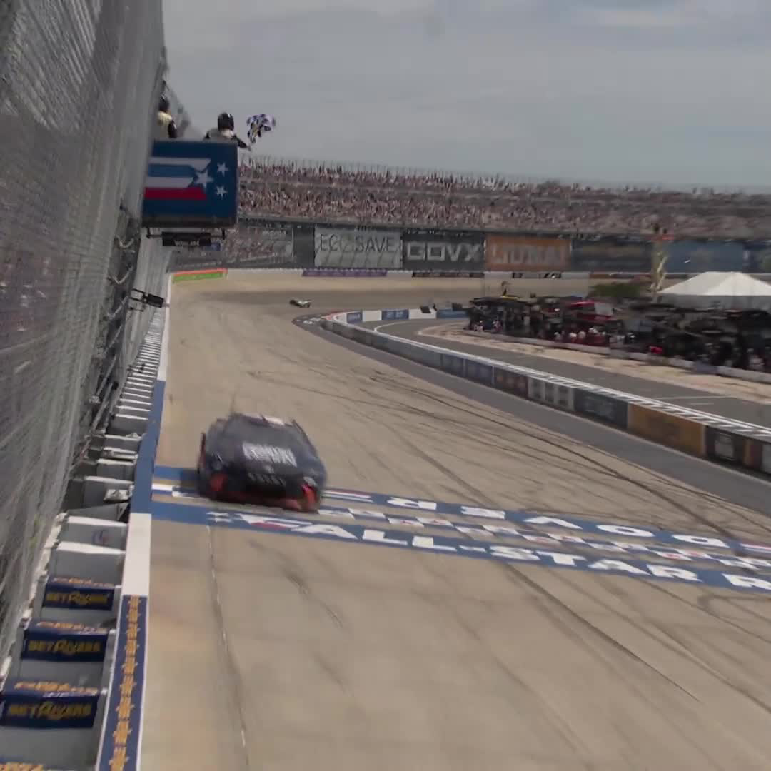 Segment 2 ends with the No. 45 out front, setting Tyler Reddick up well for the run to the finish!