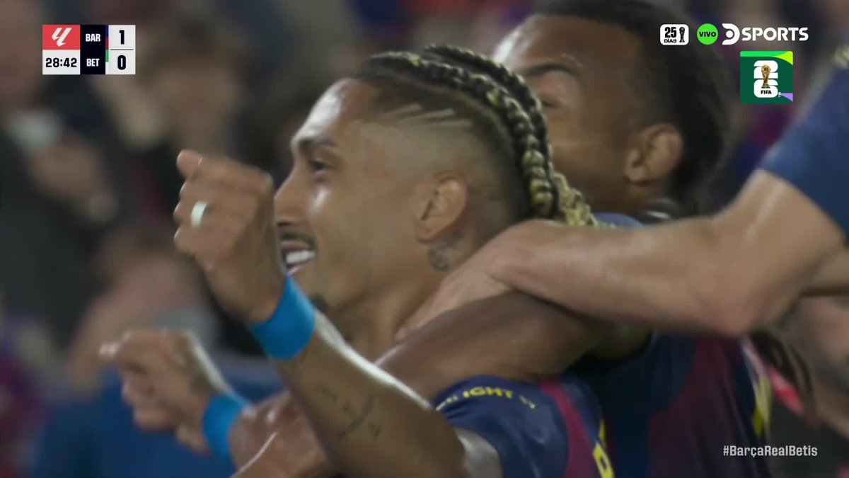 🔥🇪🇸🇧🇷 EL GOL DE RAPHINHA DE TIRO LIBRE PARA EL BARCELONA. Rarísimo el movimiento del arquero del Betis, se anticipó demasiado.
