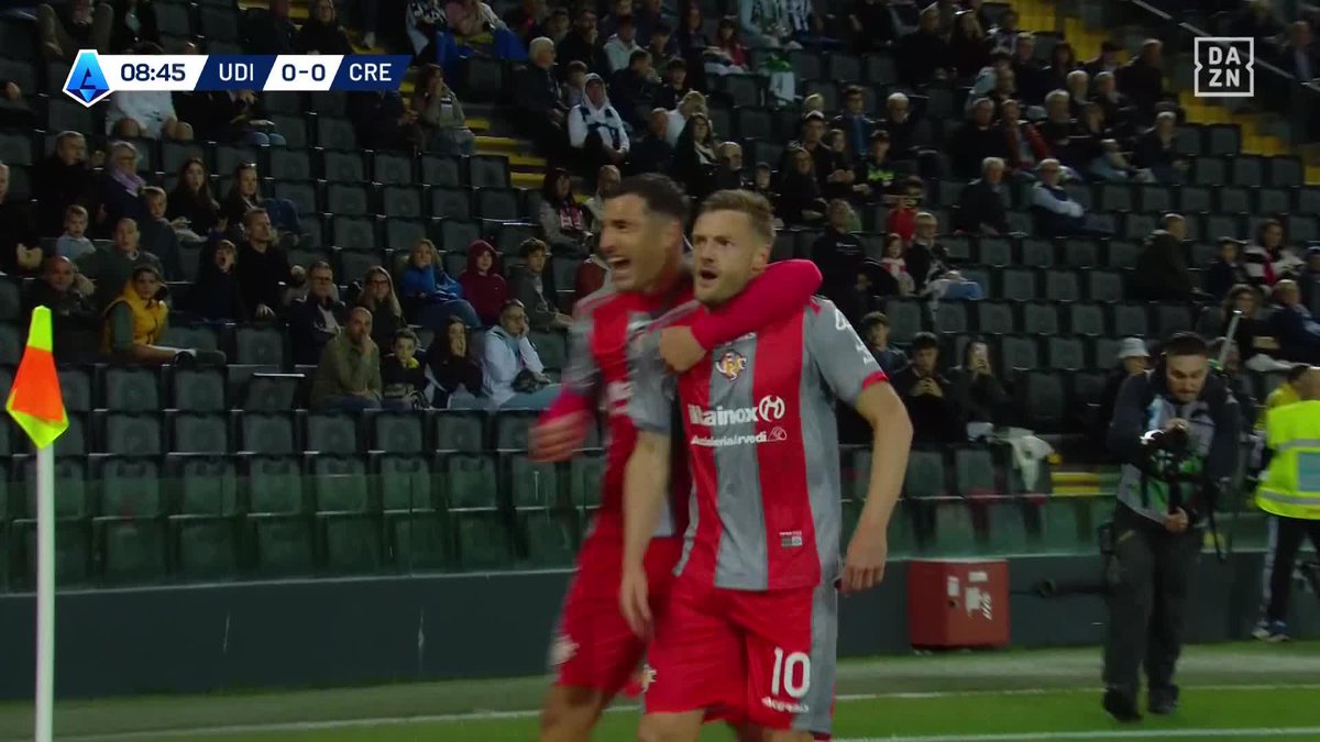 🇮🇹 Another goal in Italy for Jamie Vardy! It could be a huge goal as Cremonese fight for survival in Serie A. He’s winning the battle of English strikers in Italy so far tonight with Keinan Davis starting for the opposition.