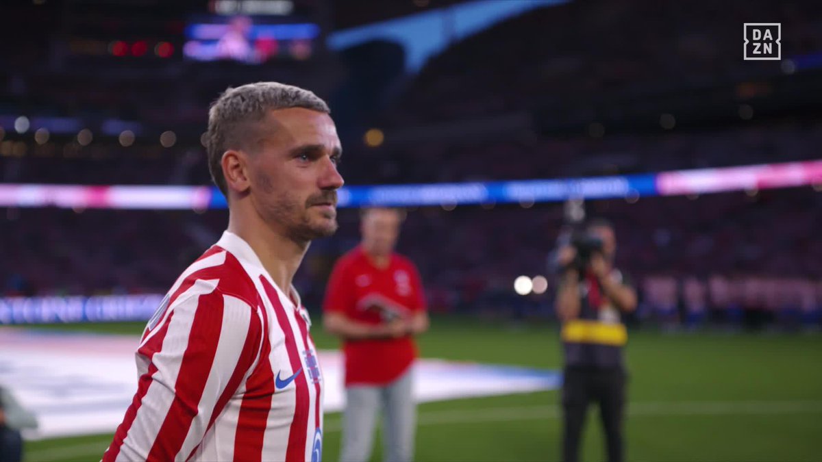 "La gente lleva media hora sentada y no se mueve. Porque te lo mereces. Gracias" 🥹 La emoción de Griezmann con las palabras de Simeone 🫂 #LALIGAenDAZN ⚽