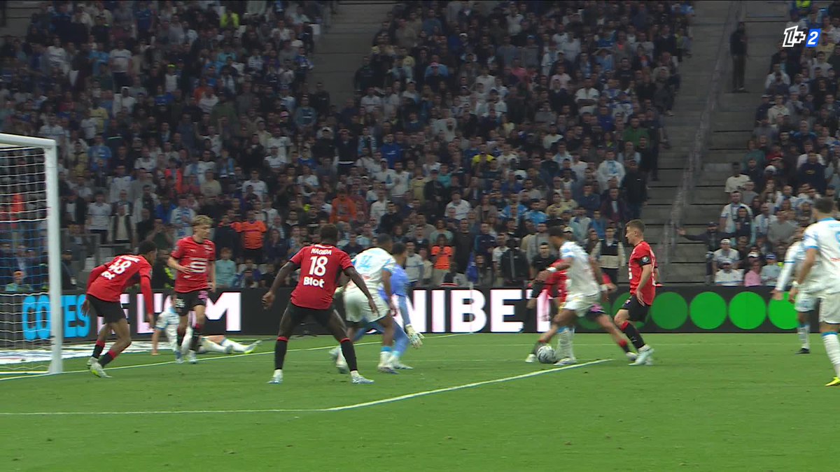⚽️ AUBAMEYANG 🇬🇦 ÉTEINT LE FEU À MARSEILLE !!!!!! 💙🤍 LA CÉLÉBRATION EXTINCTEUR 😂🧯 Les Marseillais joueront l’Europa League la saison prochaine. 🎥 L1+