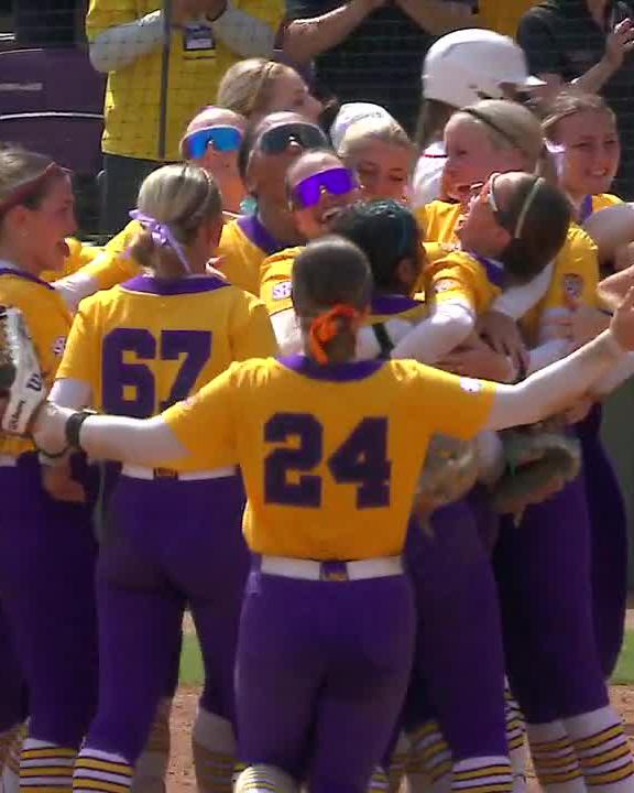 she absolutely hit that on the final out 💃😂 @lsusoftball x NCAA Softball