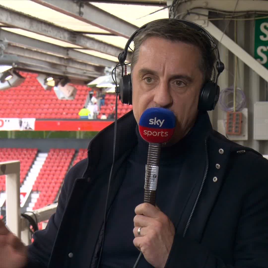 Gary Neville says Manchester United have to repay Bruno Fernandes for his loyalty to the club by bringing in the best players this summer ⏳