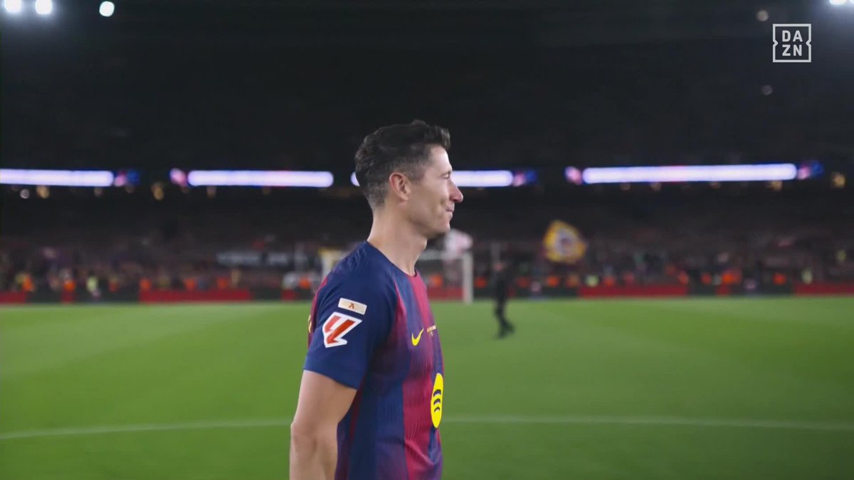 カンプ・ノウの宙を舞う 🇵🇱レヴァンドフスキ チームメートから惜別の胴上げ🙌 🇪🇸ラ・リーガ第37節 📺DAZN 見逃し配信中 #ラ・リーガ #だったらDAZN