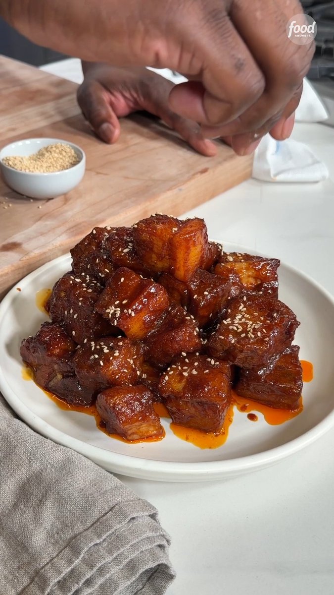 These pork belly burnt ends are basically meat CANDY! 🤩 BBQ Brawl judge Rashad Jones shares his go-to tricks for getting wood-smoked BBQ flavor right in your own kitchen. Catch him judging #BBQBrawl tomorrow at 9|8c! Get the recipe: