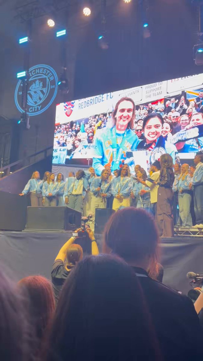 Vivianne Miedema on winning the #BarclaysWSL title with #ManCity: "Well to be fair, it’s the best one yet, so. 🩵🏆