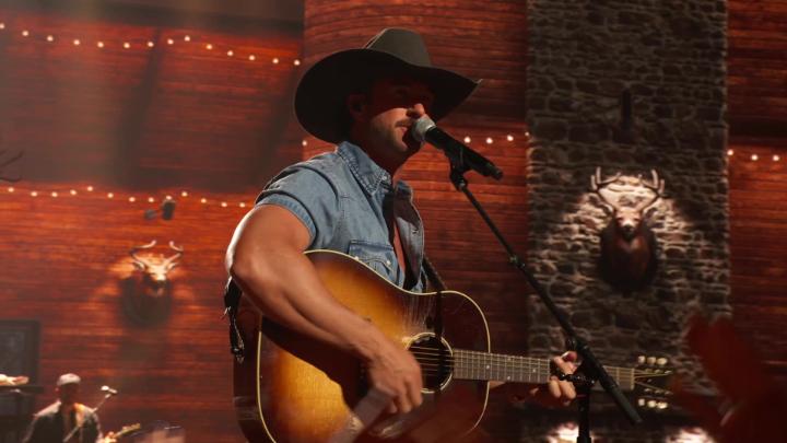 Riley Green never fails to pull us back in.