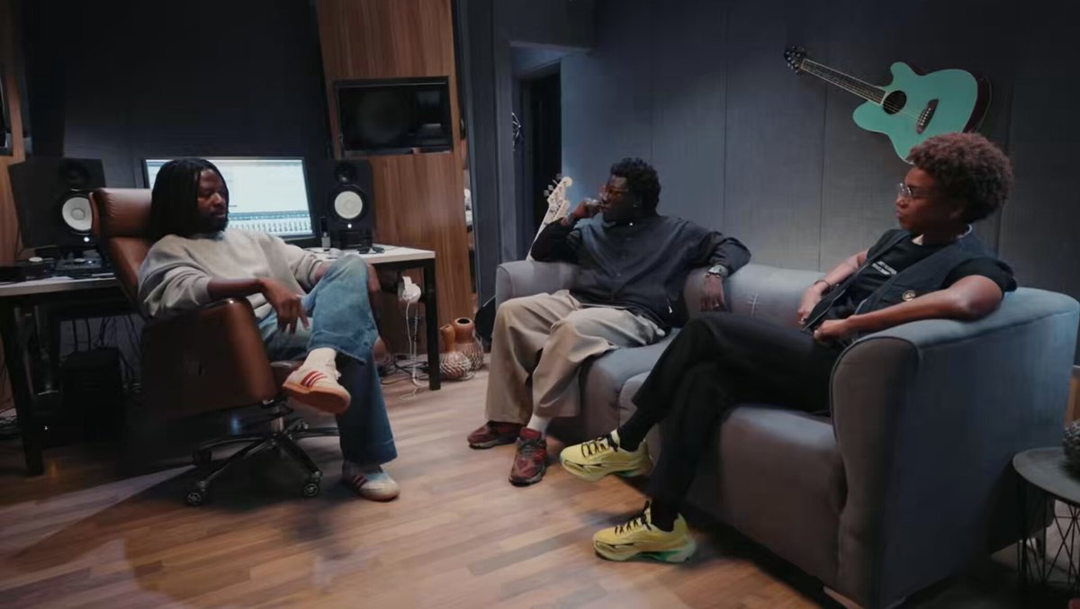 “Nigerian artists don’t make any money from concerts in Nigeria even Davido, Burna Boy and Wizkid mostly do it for free and the love of the fans That’s why Asake is reportedly charging ₦300,000 for regular tickets 🎫” —Johnny Drille
