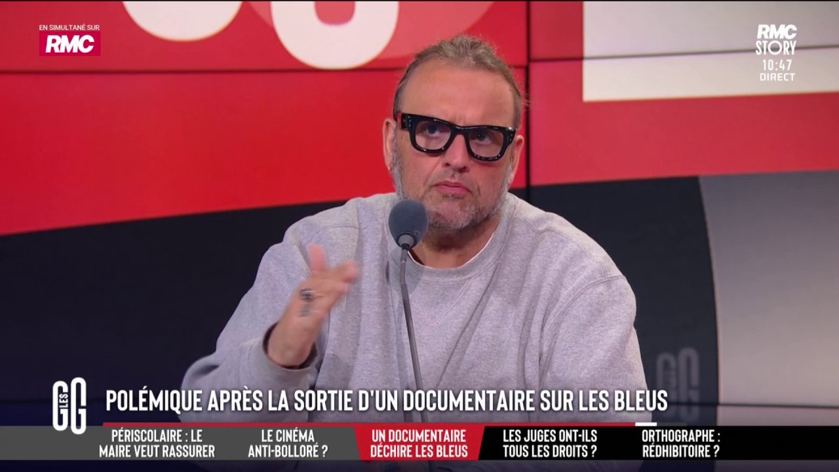 ⚽️ « Le Bus », le documentaire de Netflix qui déchire encore les Bleus, 16 ans après la grève des joueurs. 🗣️ Bruno Poncet : "Domenech je l'ai toujours trouvé très intelligent. Je suis surpris qu'il donne son carnet. C'était peut-être de la provocation." #GGRMC