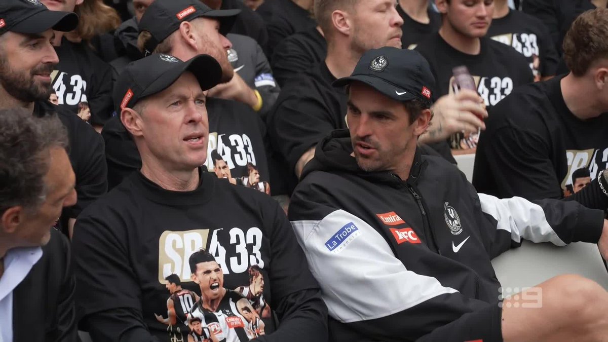 "Does it feel right that this game is going to be behind a paywall?" Has the AFL missed a trick with Scott Pendlebury's much-anticipated record-breaking game? #9FootyClassified | Watch on 9 & 9Now 🖥️