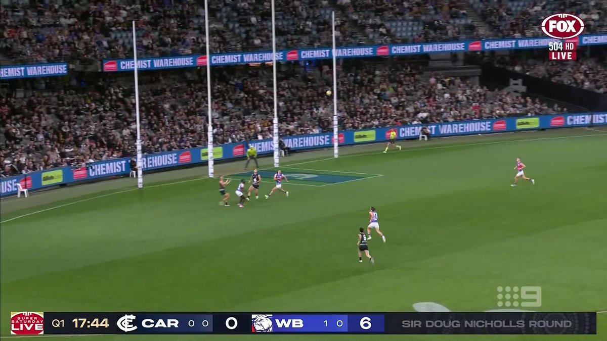 "They have picked and chose and they did let Michael Voss down." Lloydy's frustration with Blues players. #9FootyClassified | Watch on 9 & 9Now 🖥️